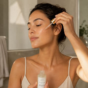 Application du Soin Volupté, sérum tenseur repulpant vitamine C Hendiya® bio